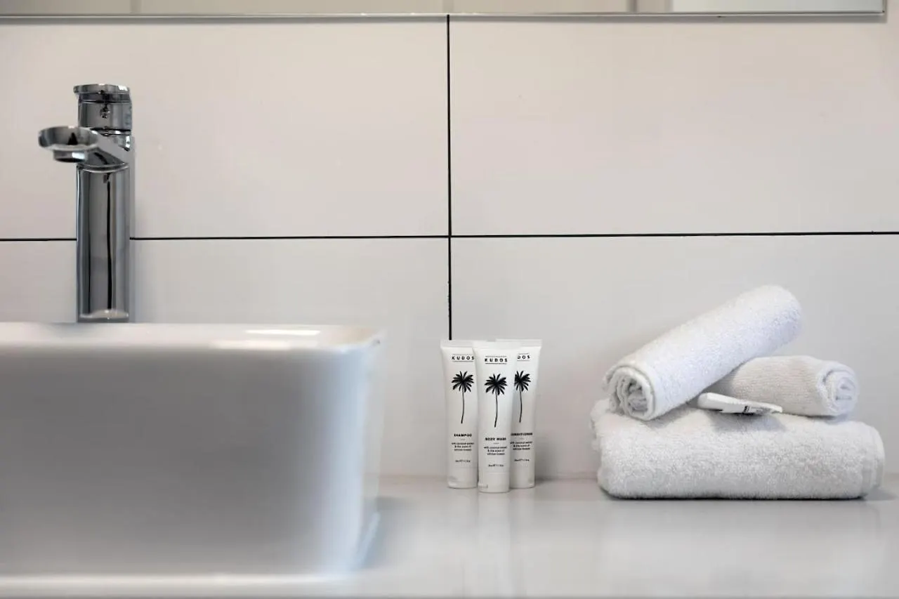 Coastal Comfort - Steps From The Beach Gold Coast Australie