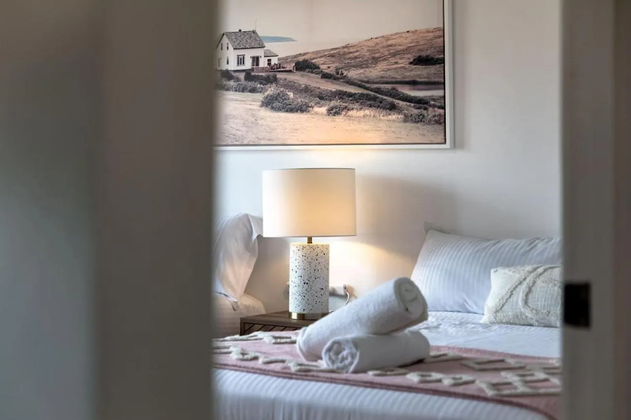 Coastal Comfort - Steps From The Beach Gold Coast 0*,
