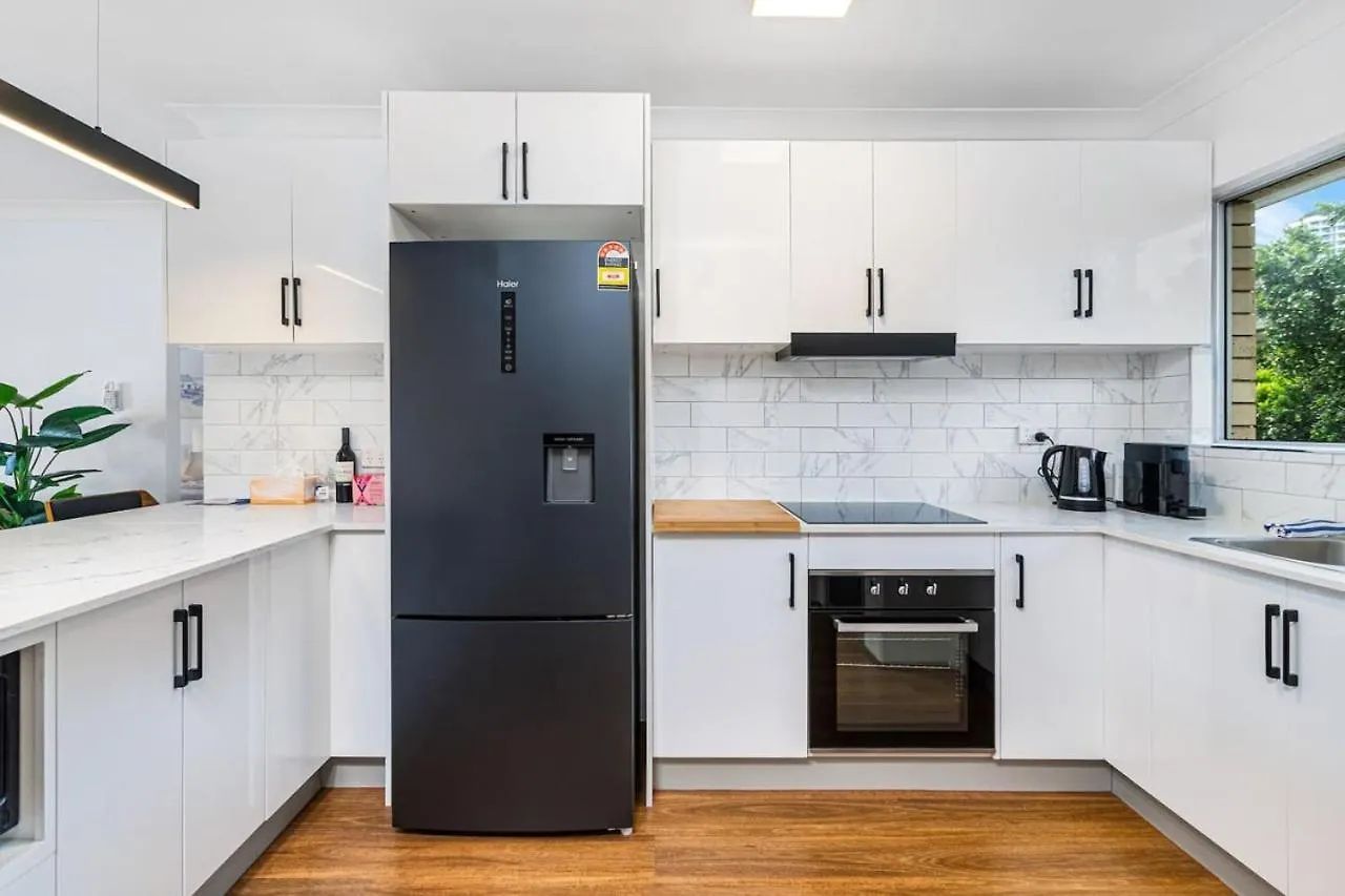Coastal Comfort - Steps From The Beach Gold Coast Appartement